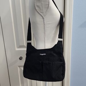 Baggallini Black Messenger Bag